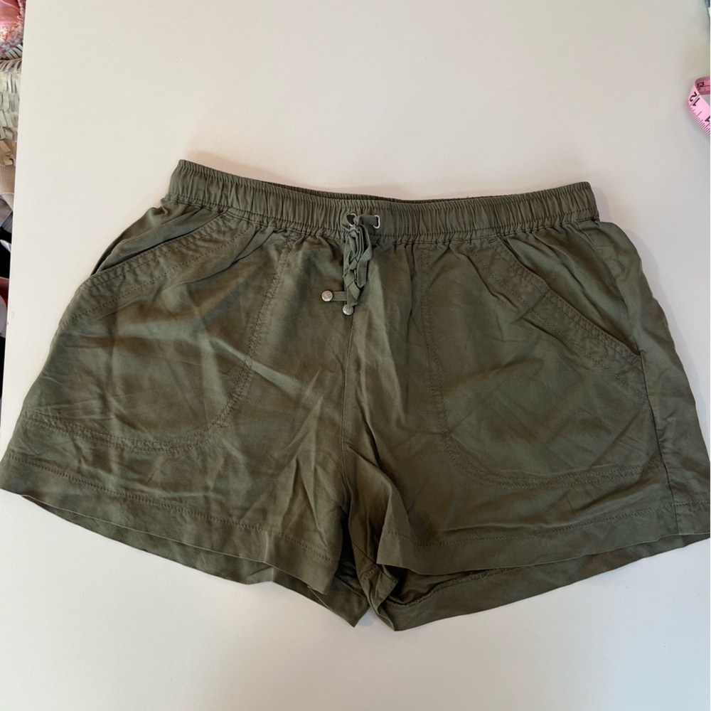 Max Studio EUC Olive Green Drawstring Shorts Size M Lightweight